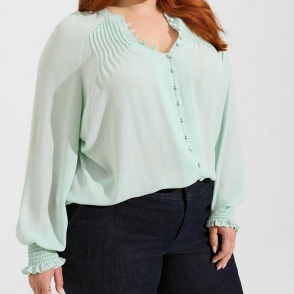 NWT TORRID Women's Plus Size Georgette
Smocked Blouson Sleeve Blouse 4X Green - Picture 1 of 7